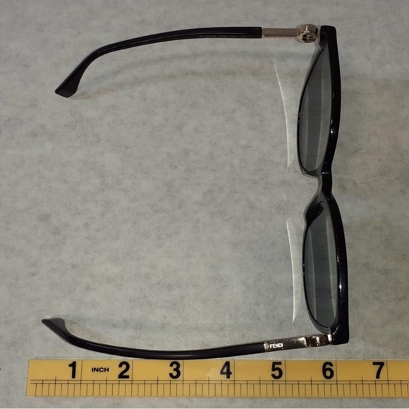 Fendi Black Oversized Sunglasses - Picture 9 of 9